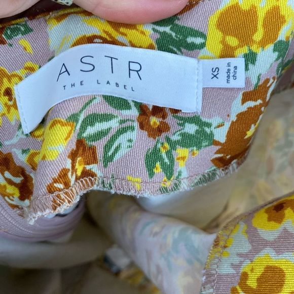 ASTR The Label NWT Women’s Floral Side Slit Mini Skirt Size XS - Picture 8 of 11